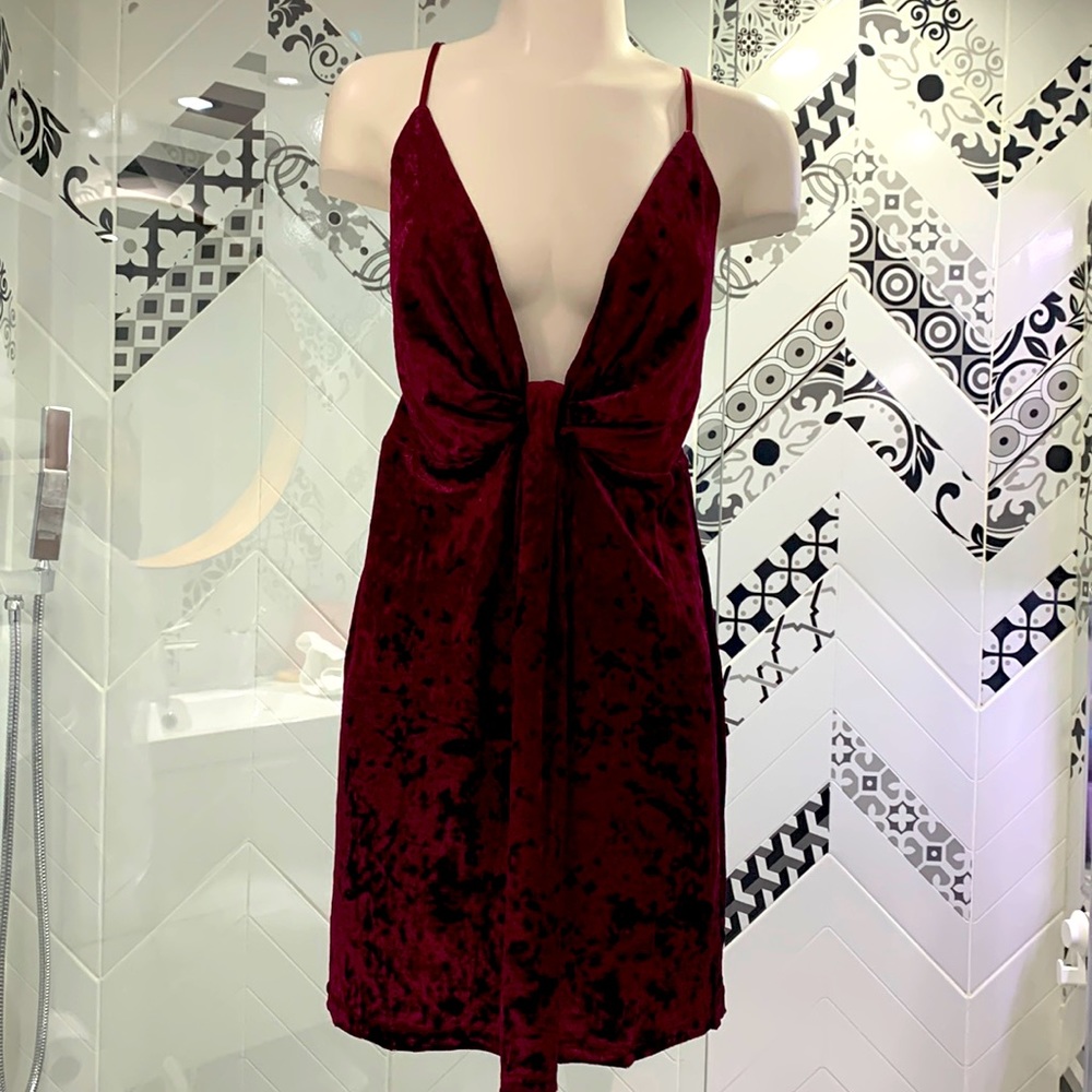 NWOT🌸Super Cute Crashed Velvet Spaghetti Straps Mini Dress - Picture 3 of 15